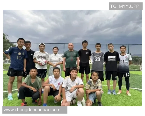 《全球足球巨星合唱的梦想之歌传递团结与希望的力量》