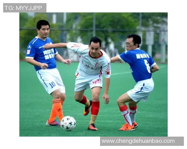 围绕最强足球星辉煌历程探寻绿茵赛场王者崛起与巅峰荣耀之路